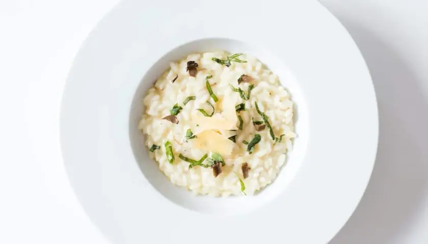 Un crémeux risotto aux truffes et copeaux de parmesan, une recette facile à réaliser avec le Cookeo.