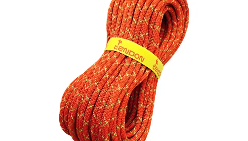 Pomarańczowa lina wspinaczkowa z żółtą opaską z logo Tendon.