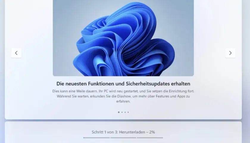 Windows 11 Installation: Schritt 1 von 3, Download läuft. Die Dauer der Windows 11 Installation kann variieren.