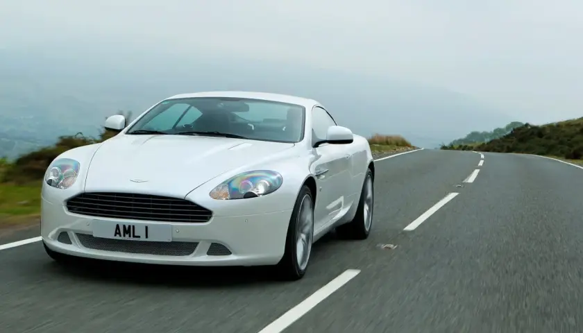 Aston Martin: Cena, akcyza, serwis. Czy stać Cię na marzenie?