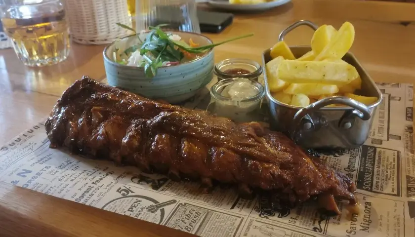 Bacówka Chyżne: Odkryj smaki Podhala! Menu, opinie i dojazd