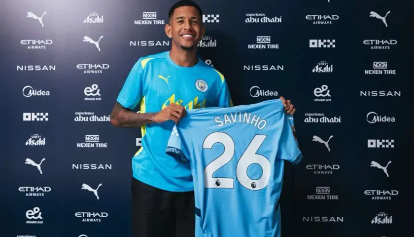 Savinio z numerem 26 na koszulce, nowy nabytek Manchesteru City. Zapowiedź ekscytujących manchester city transfery.