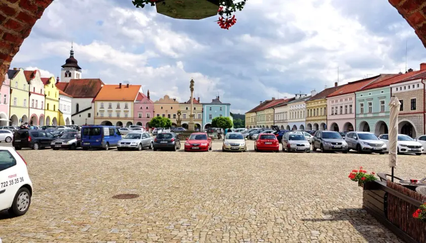 Najciekawsze atrakcje w Nowym Mieście nad Metują, które musisz zobaczyć