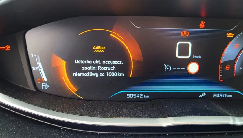 Awaria układu oczyszczania spalin. Rozruch niemożliwy za 1000 km. Wskaźnik AdBlue świeci.