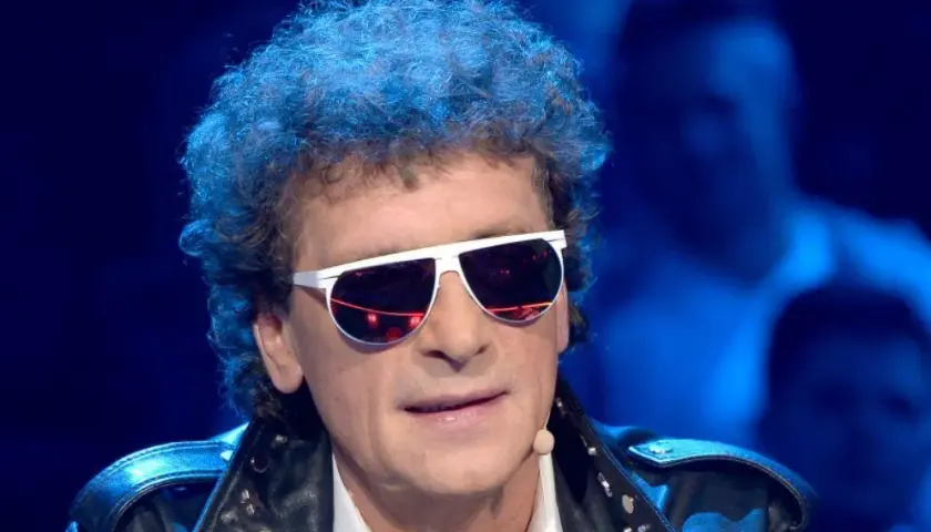 Ile lat ma Janusz Panasewicz? Zaskakująca prawda o jego wieku!