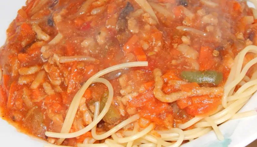 Sos do spaghetti z pieczarkami: prosty przepis i triki mistrza!