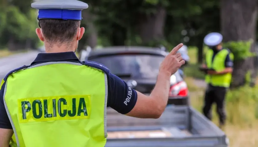 Ile z przyczepą na autostradzie? Sprawdź, by uniknąć mandatu