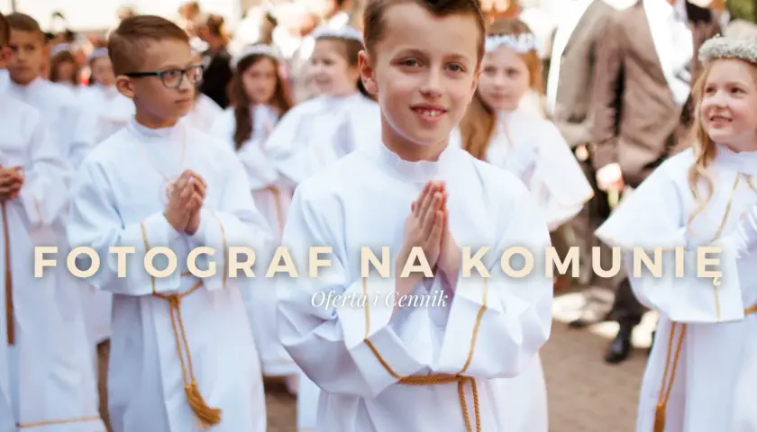 Dzieci w bieli na komunii, z dłońmi złożonymi do modlitwy. Dowiedz się, ile bierze fotograf za komunie.