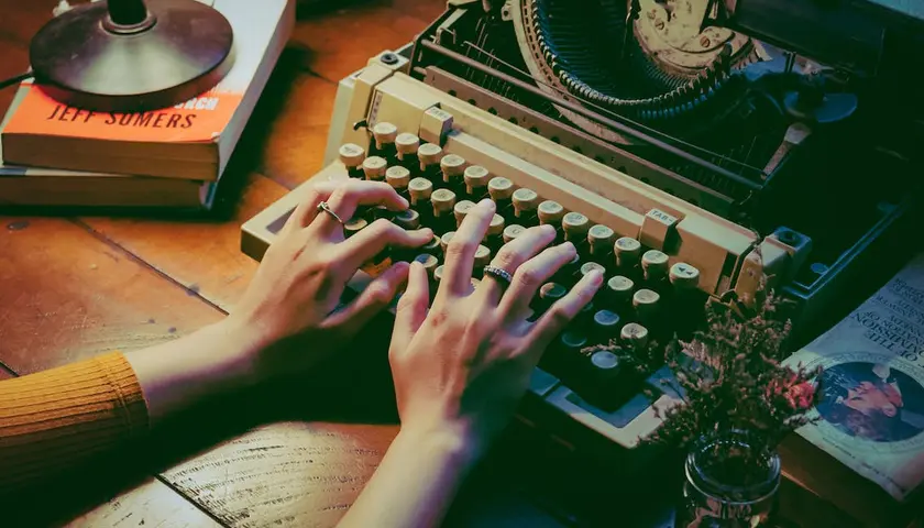 Filmy o pisarzach i pisaniu - literatura na ekranie
