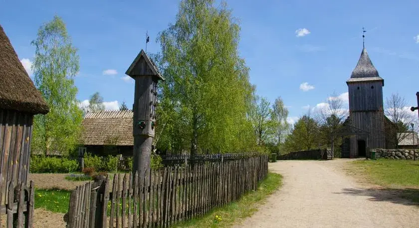 Skansen Wdzydze: Odkryj fascynującą historię i tradycje Kaszubów