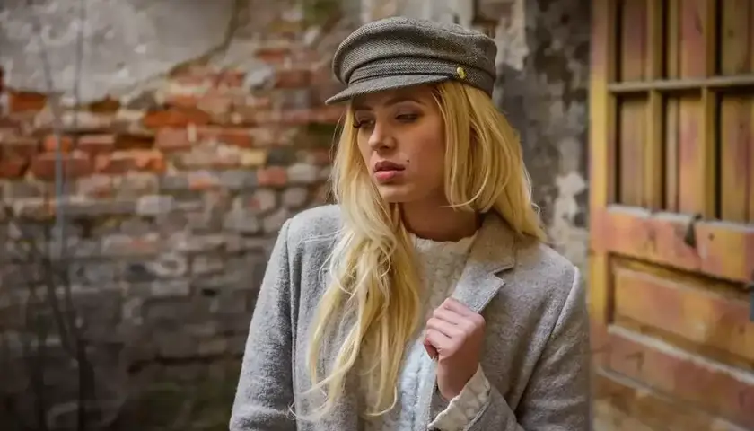 Jakie czapki są modne? Najnowsze trendy i stylizacje na sezon jesień-zima