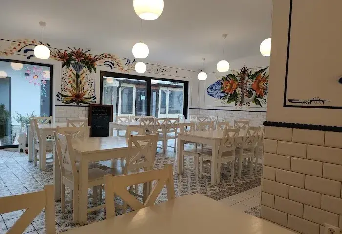 Gdzie zjeść w Mielnie? Odkryj najlepsze lokale z pysznym jedzeniem