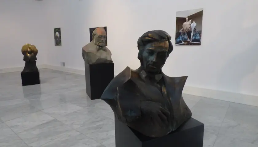 Adam Myjak: Rzeźby, styl, dzieła odkryj mistrza ekspresji!