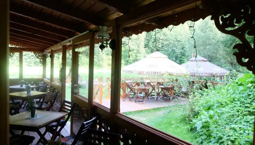 Ojców gdzie zjeść - odkryj najlepsze restauracje z lokalnymi specjałami