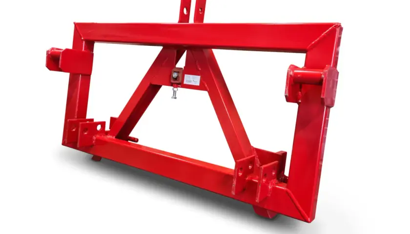 Roter Kat 3 Dreipunkt-Anbaubock für Traktoren, robust und vielseitig einsetzbar.