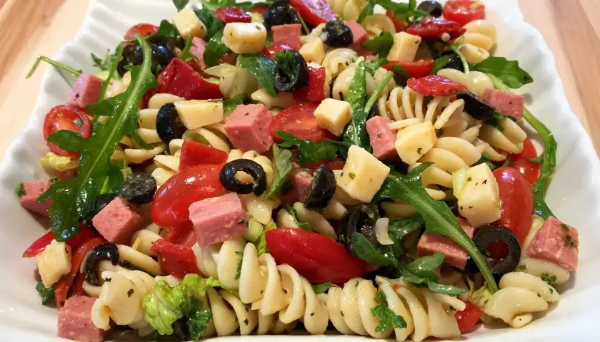 Recette facile de salade de pâtes italienne délicieuse et rafraîchissante
