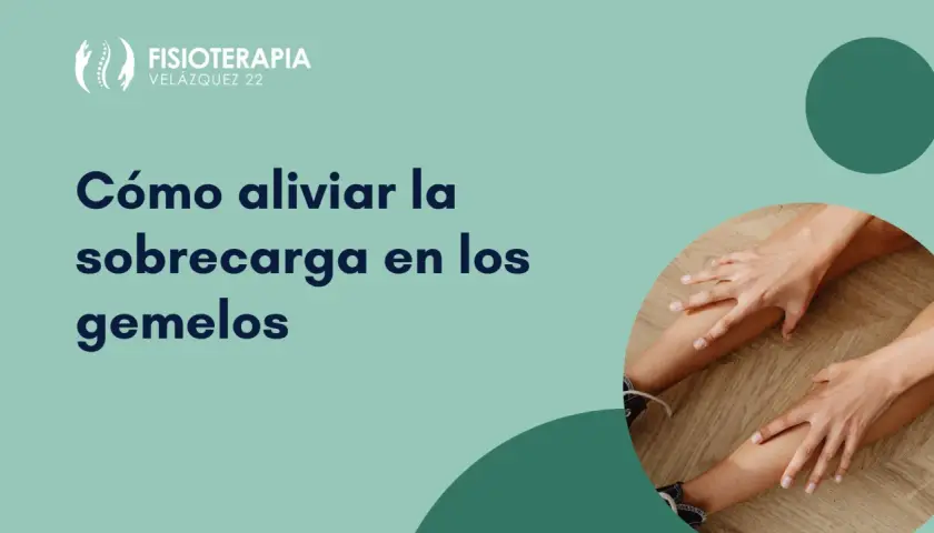 Alivio para el dolor gemelo. Manos masajeando las pantorrillas para aliviar la sobrecarga.