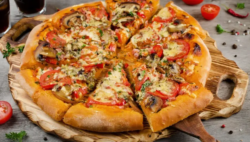 Ile kalorii ma pizza? Odkryj zaskakujące wartości kaloryczne