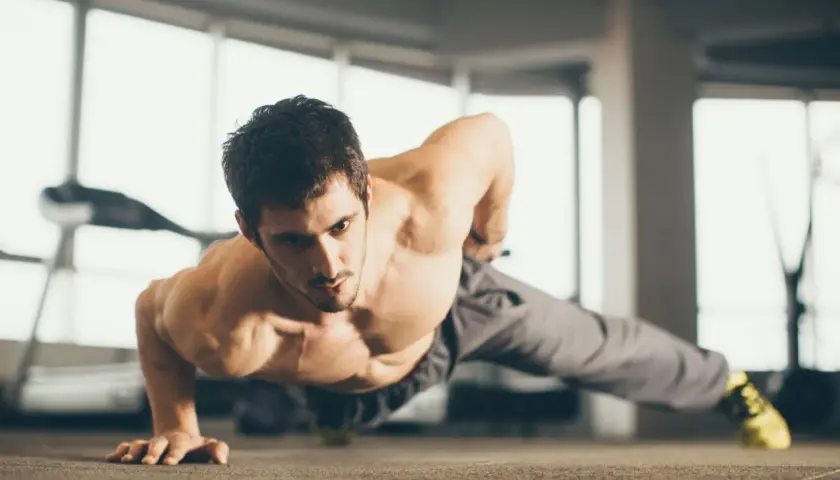 CrossFit vs Kalistenika: Który trening zmieni Twoje ciało?