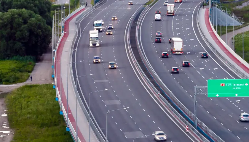 Czy na S2 jest zakaz dla ciężarówek? Sprawdź aktualne przepisy ruchu