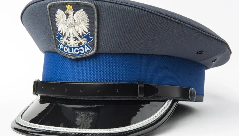 Czapka policyjna jak się nazywa? Odkryj jej historię i znaczenie