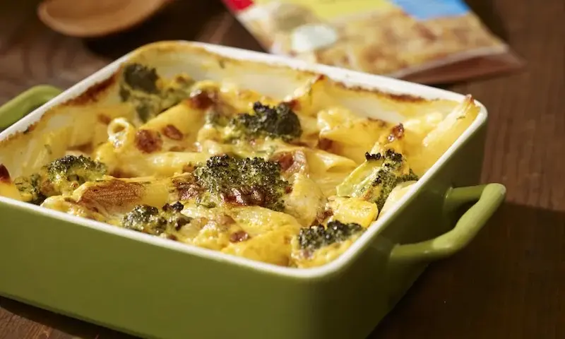 Najlepsze przepisy na zapiekankę penne z kurczakiem i brokułami