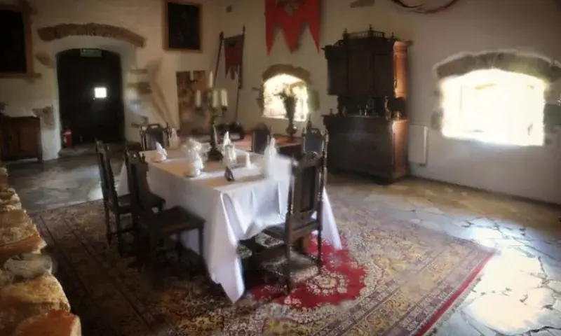 Restauracja w zamku rycerskim w Sobkowie – wyjątkowe doznania kulinarne