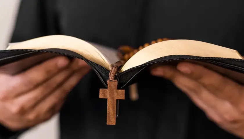 Czy współżycie przed ślubem to grzech ciężki? Odkryj prawdę religijną