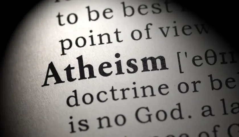 Słowo "Atheism" (ateizm) w słowniku. Ateista to ktoś, kto nie wierzy w Boga.