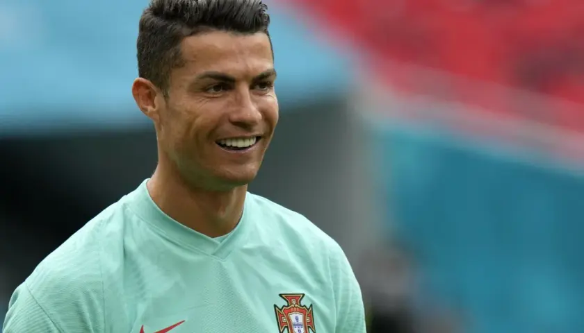 Cristiano Ronaldo zarobki: Ile naprawdę zarabia miliarder CR7?
