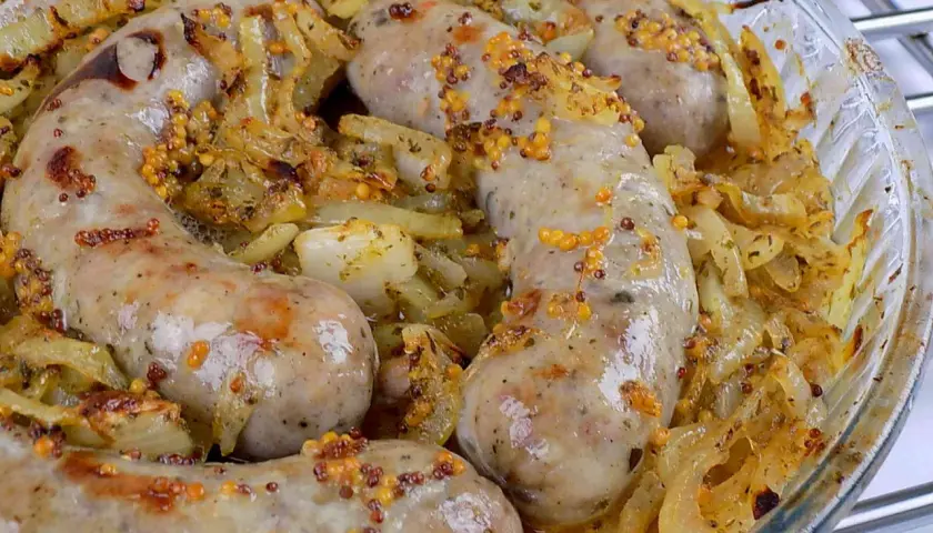 Jak upiec kiełbasę w piekarniku, by była soczysta i aromatyczna