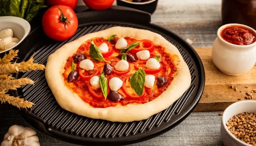 Jak zrobić ciasto na pizzę, które zachwyci smakiem i teksturą