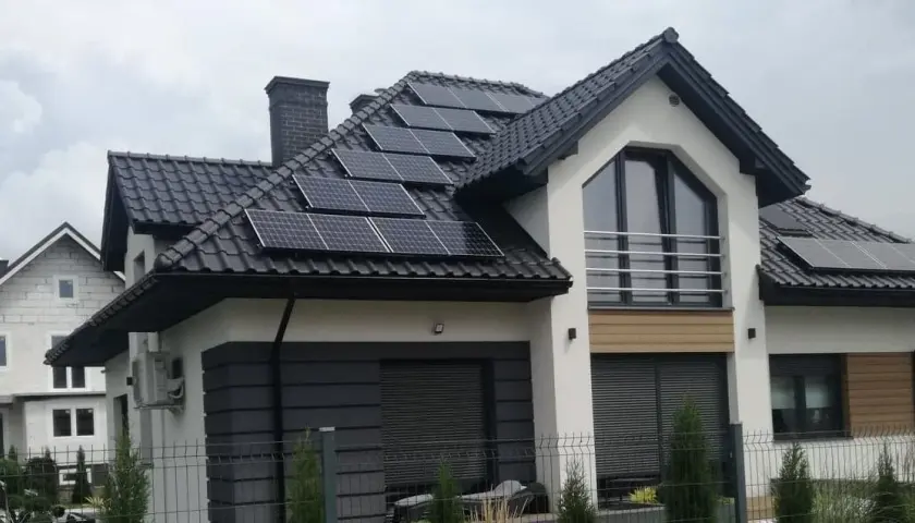 Wady i zalety energii słonecznej - poznaj plusy i minusy paneli fotowoltaicznych