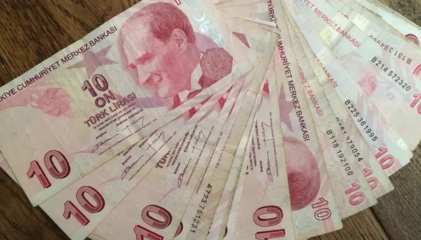 Jaka waluta obowiązuje w Turcji? Uniknij nieprzyjemnych niespodzianek