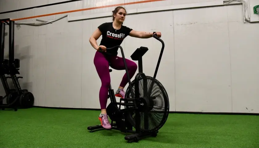 Ile kalorii spala się na CrossFit? Zaskakujące fakty i wskazówki