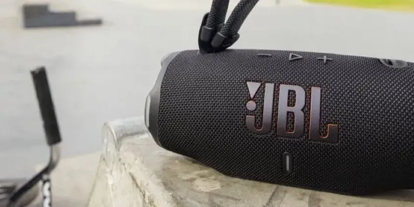 Porównanie głośników JBL: który model spełni Twoje oczekiwania?
