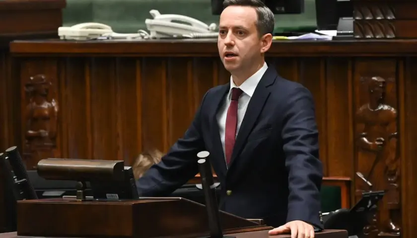 Co to jest konwent seniorów i jak wpływa na polski parlament?