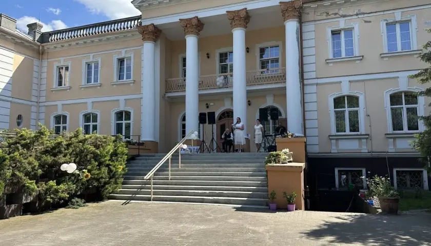 Pałac Seniora Przyjaźń: Decyzja o opiece co musisz wiedzieć?