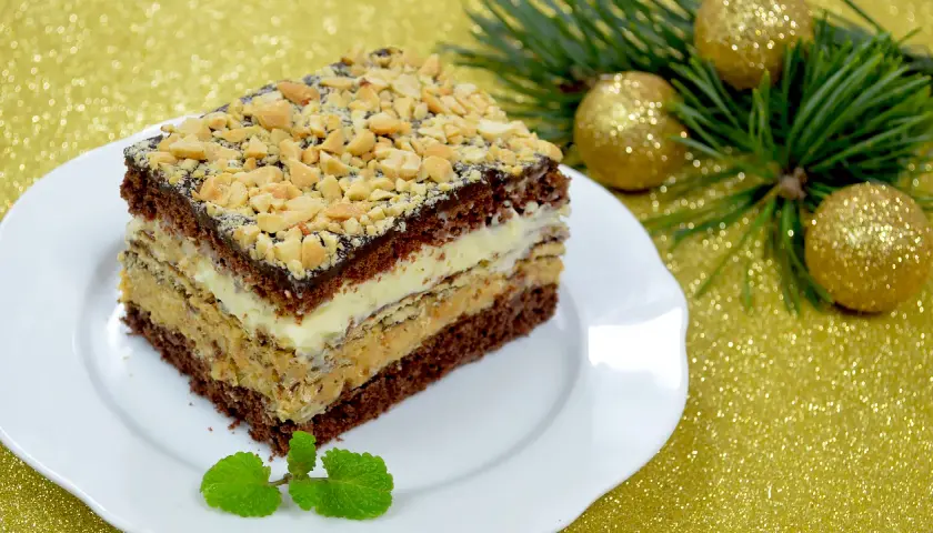 Dlaczego ciasto Snickers pieczone to idealny deser?