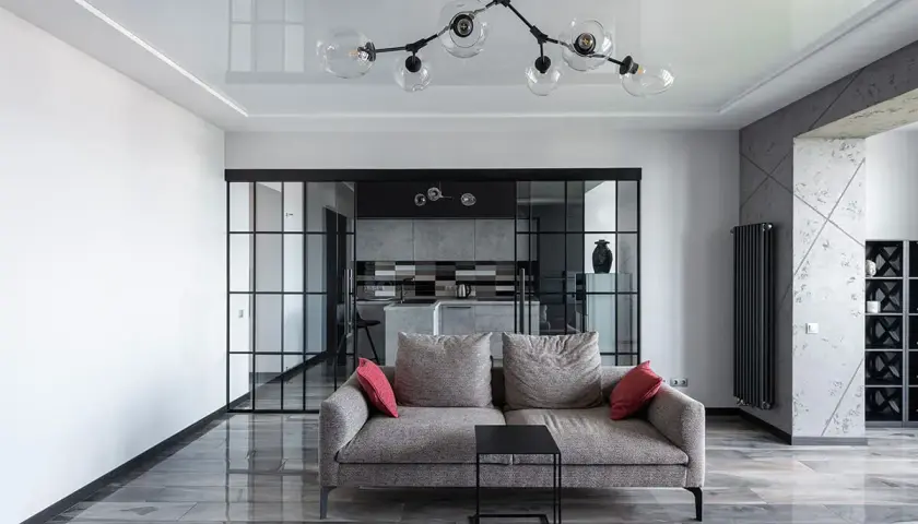 Gres porcellanato effetto marmo lucido: un tocco di lusso moderno. Pro e contro per un pavimento elegante e resistente.
