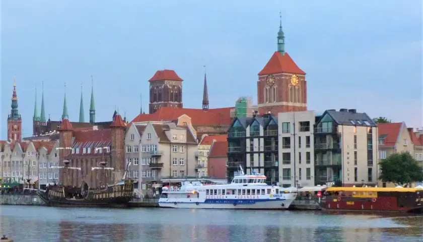 Gdańsk: jaka rzeka? Motława historia, rejsy i atrakcje wodne