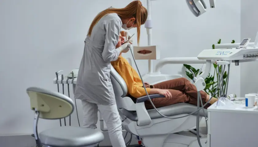 Zarobki dentysty: 60 000 zł miesięcznie? Poznaj całą prawdę!
