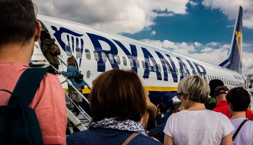 Jak dodzwonić się do Ryanair? Sprawdź skuteczne metody kontaktu
