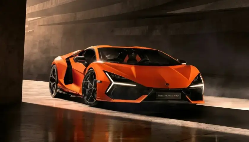 Pomarańczowe Lamborghini Revuelto, marzenie wielu, zastanawiasz się ile kosztuje?