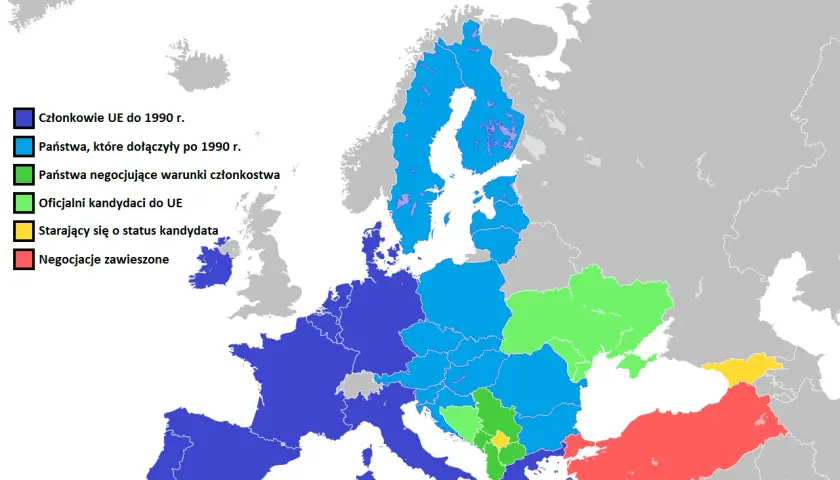 Mapa Europy z zaznaczonymi państwami członkowskimi UE, państwami, które dołączyły po 1990 r., negocjującymi warunki członkostwa, oficjalnymi kandydatami, starającymi się o status kandydata i państwami z zawieszonymi negocjacjami.