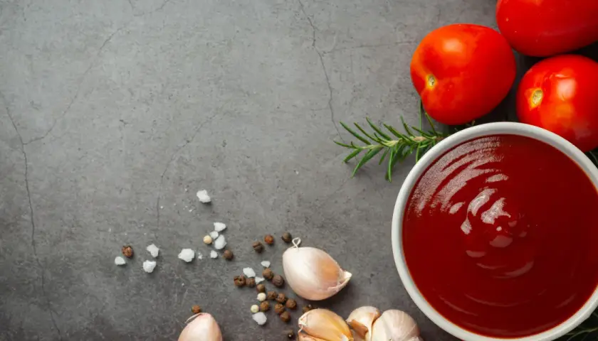 Jak zagęścić sos keto? Sprawdzone metody bez węglowodanów