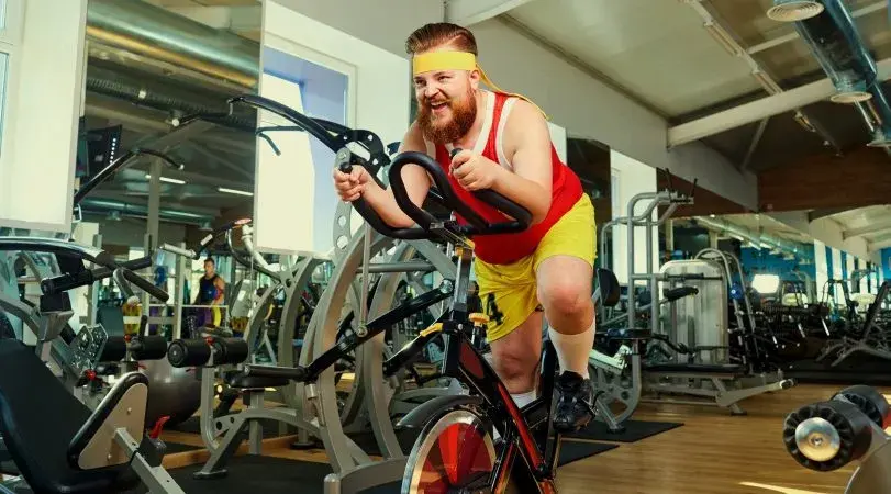 Cardio i siłowy: Jak połączyć dla maks. redukcji i masy?