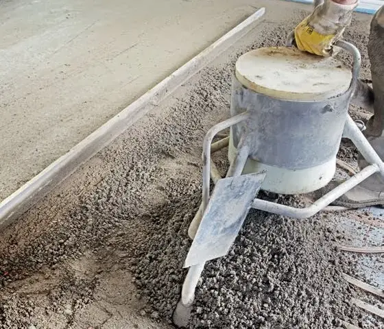 Jaki piasek do wylewki betonowej? Unikaj błędów i wybierz najlepiej