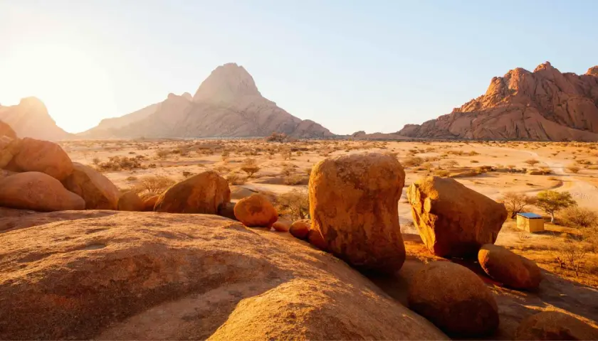 Namibia kiedy jechać: najlepszy czas na safari i piękne krajobrazy