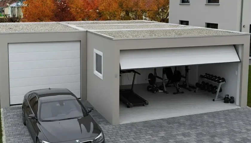 Moderne Garage mit Fitnessgeräten und Hanteln. Tolle garage gestalten ideen für Ihr Zuhause.